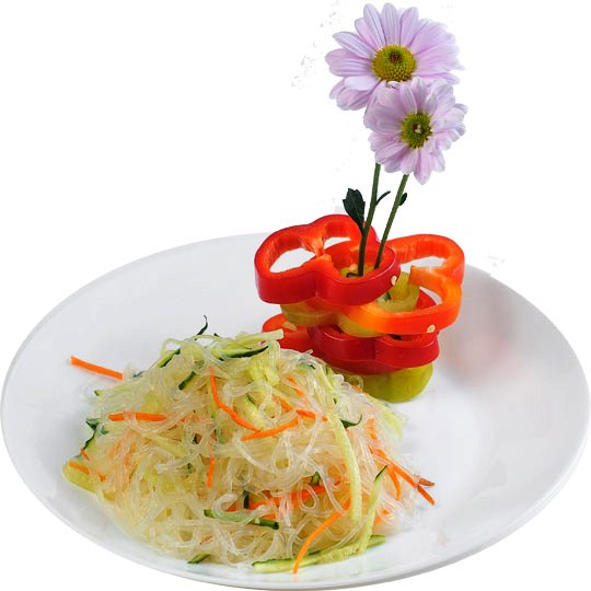 B4. Ð¡Ð°Ð»Ð°Ñ‚ Ð¸Ð· Ð¿Ñ€Ð¾Ð·Ñ€Ð°Ñ‡Ð½Ð¾Ð¹ Ð»Ð°Ð¿ÑˆÐ¸ Ð¸ Ð¾Ð³ÑƒÑ€Ñ†Ð¾Ð¼<br>å‡‰æ‹Œç²‰ä¸