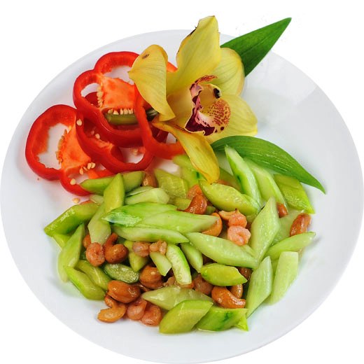 B7. Ð¡Ð°Ð»Ð°Ñ‚ Ð¸Ð· Ð¾Ð³ÑƒÑ€Ñ†Ð¾Ð², ÐºÑ€ÐµÐ²ÐµÑ‚Ð¾Ðº Ð¸ ÐºÐµÑˆÑŒÑŽ<br>ç¿ ç»¿é»„ç“œ
