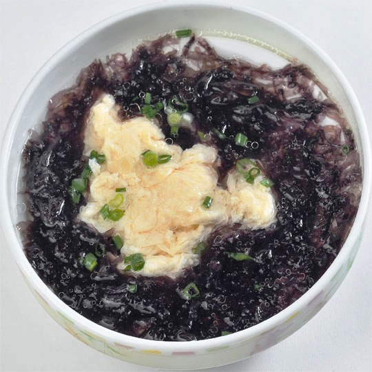 C2. Ð¡ÑƒÐ¿ Ñ ÑÐ¹Ñ†Ð¾Ð¼ Ð¸ Ð²Ð¾Ð´Ð¾Ñ€Ð¾ÑÐ»ÑÐ¼Ð¸<br>ç´«èœè›‹èŠ±æ±¤