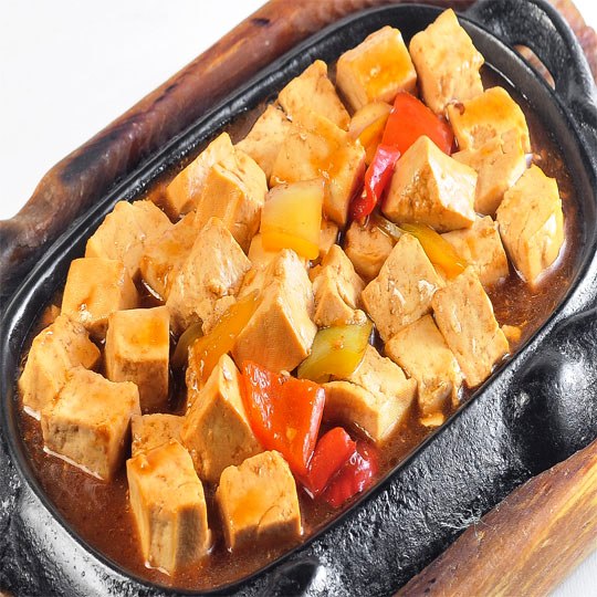 D4. Ð¢Ð¾Ñ„Ñƒ Ñ Ð¾Ð²Ð¾Ñ‰Ð°Ð¼Ð¸ Ð½Ð° ÑÐºÐ¾Ð²Ð¾Ñ€Ð¾Ð´ÐºÐµ<br>é“æ¿è±†è…