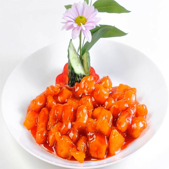 F3. Ð–Ð°Ñ€ÐµÐ½Ð°Ñ ÐºÑƒÑ€Ð¸Ñ†Ð° Ñ Ð°Ð½Ð°Ð½Ð°ÑÐ¾Ð¼<br>è èé¸¡ä¸